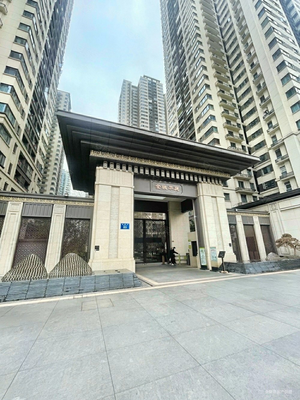 万科金域华庭3室2厅2卫105㎡东北160万