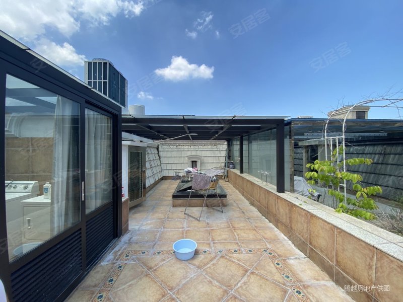 九号公馆豪装联排,上下五层,安静,花园中间,总价低