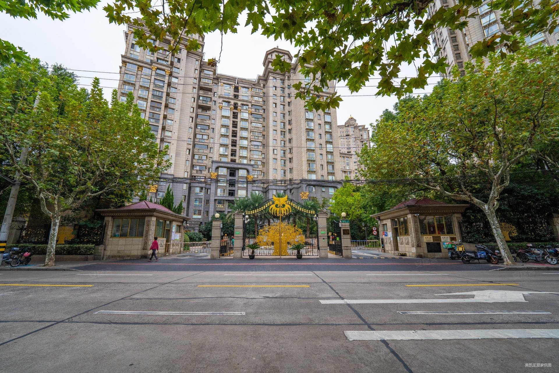 上海房产网>上海二手房>长宁二手房>古北二手房>皇家花园>