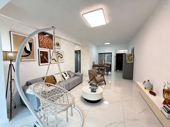 株洲芦淞王府井真房真价 实地拍摄 服装市场南大门附近 随时看房 急租出租房源真实图片