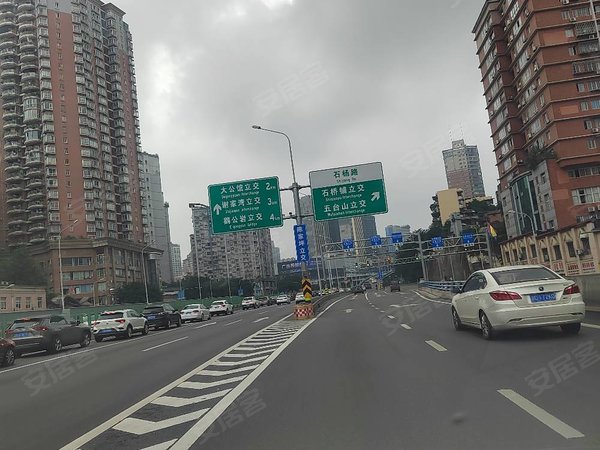重庆九龙坡石桥铺金华大厦渝高旁陈家坪汽车站永辉超市轻轨电梯房次卧
