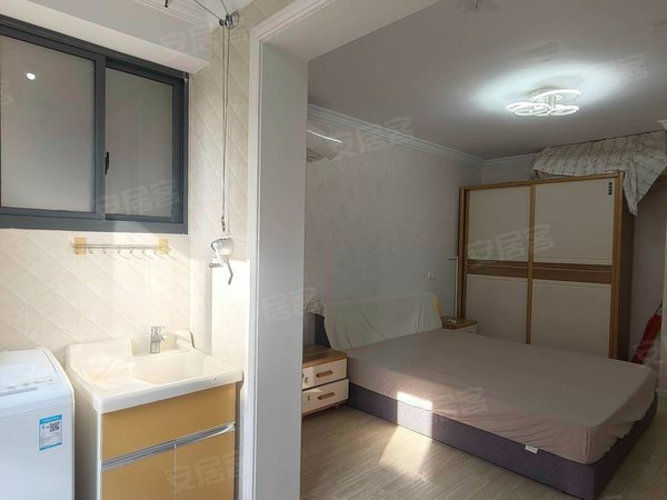 上海松江泗泾塘和家园德悦苑业主自住两房出租押一付一出租房源真实图片