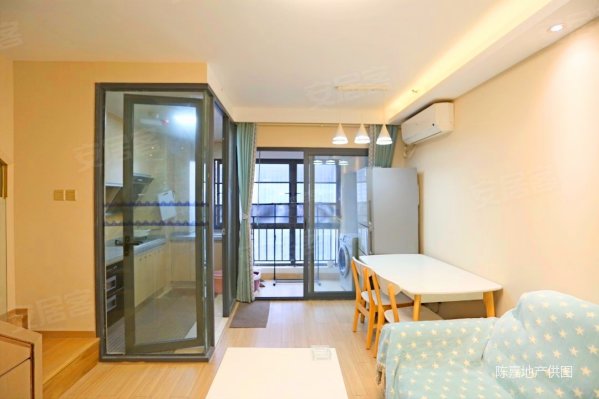 文化路地铁口永旺对面海伦广场精装loft公寓随时看房