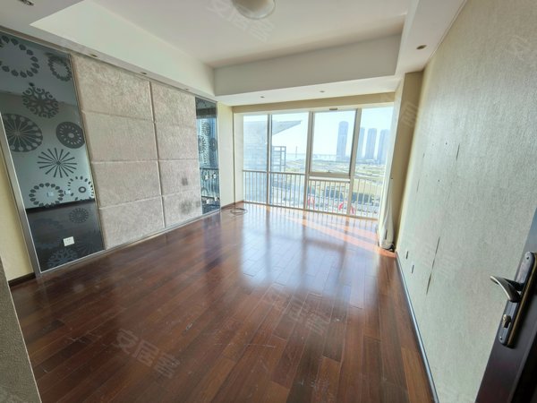 大连沙河口星海广场星海大观星海大观落地窗一室一厅南向看广场楼内性价比高稀有房出租房源真实图片