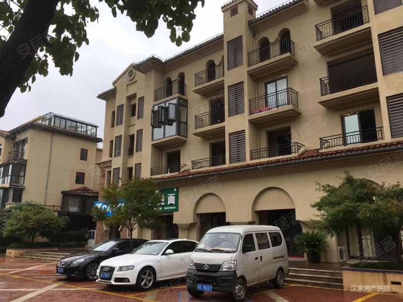 景瑞翡翠湾公寓特价出售,好装修,价格可商