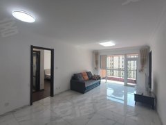 梅河口城区市中心碧桂园一期三室两卫屋里家具家电齐全，有外阳台出租房源真实图片