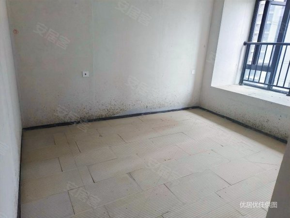 0238一期,中间楼层,房龄新望小区中庭,户型采光巴,融创0238(一期)二手