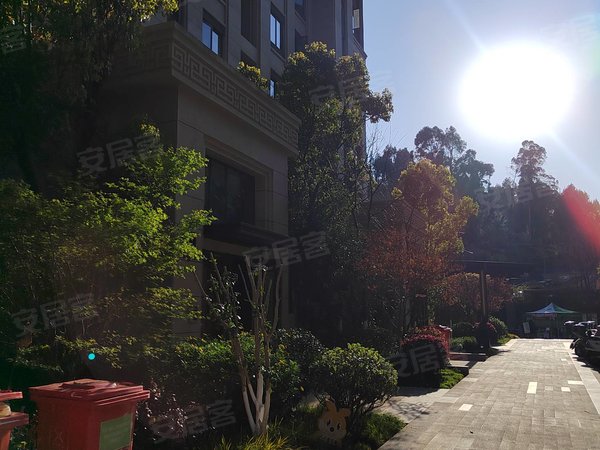 【多图】德润香山府,莲花片区租房,二环边 一梯两户 南北通透 精装