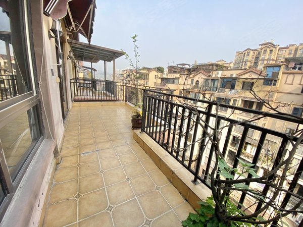 重庆南岸茶园新区奥园城市天地(a区)茶园奥园广场精装修顶跃大露台,首