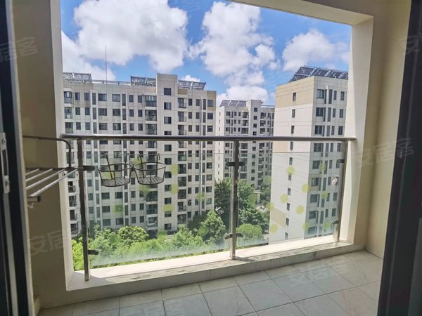 上海浦东临港新城宜浩佳园宜浩佳园 2室2厅1卫 南北通透 电梯房 89平