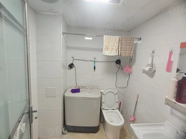 定西安定安定城区览山国际出租览山一室家具家电齐全,中间楼层,月租1000元出租房源真实图片