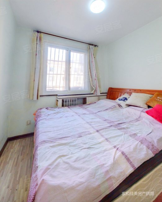 浮山后一小区合肥路佳世客套二厅满五年税