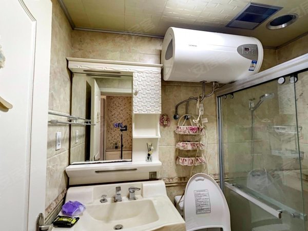 桐乡桐乡市区庆丰中路宝凤大厦宝凤大厦 1500元 1室1厅1卫 精装修