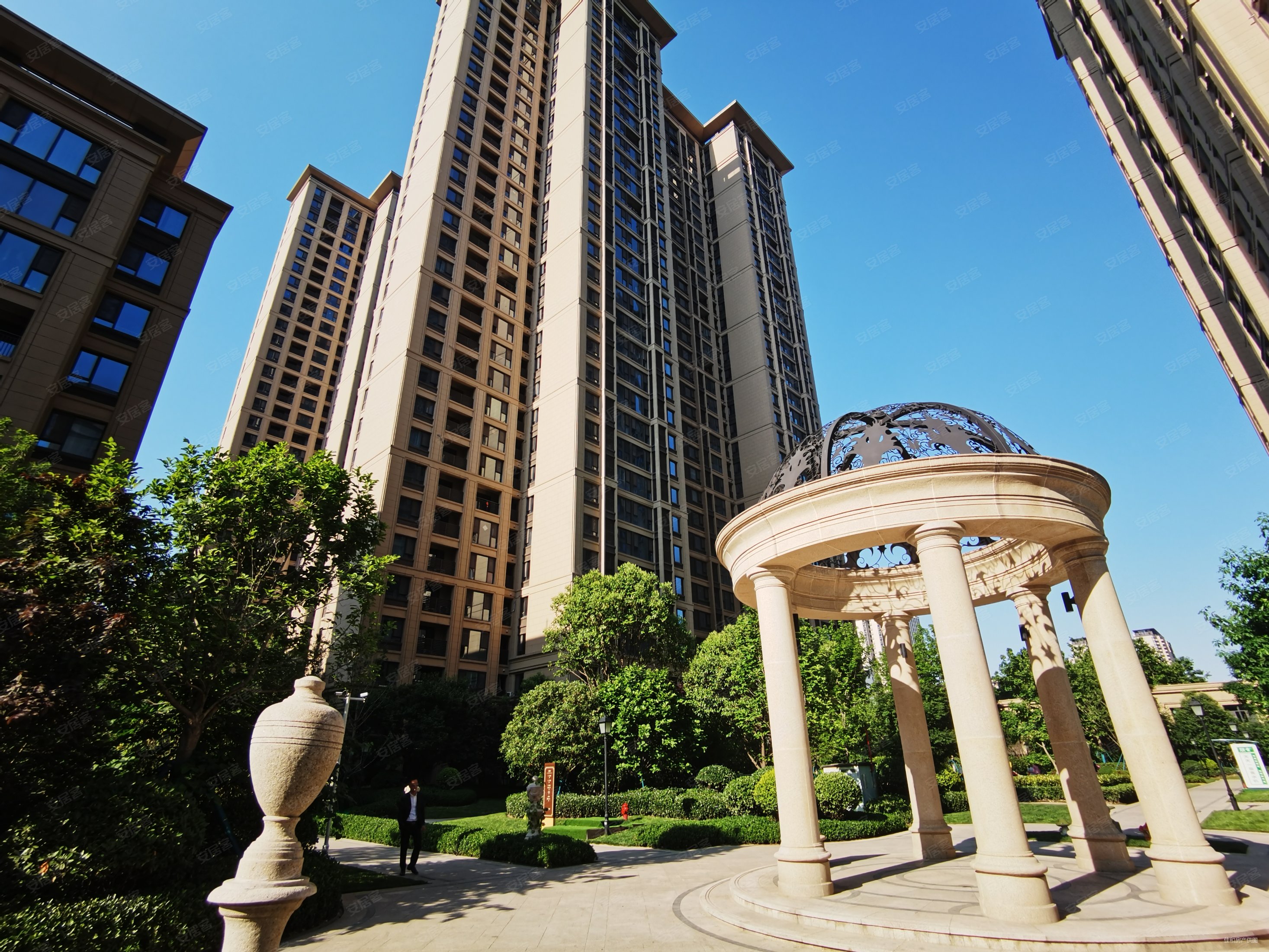 185本高新5号线地铁口融创臻园3室满2可组合贷