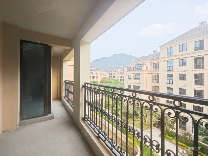 翠湖香山别苑3室2厅2卫130.6㎡南北342万