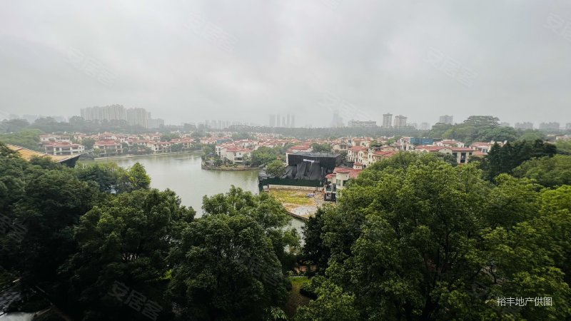 近地铁 品质小区,中信森林湖二手房,1500万,6室2厅,5卫,404平米-东莞