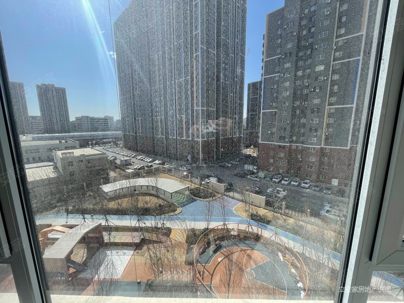 急售现房入住万达广场旁近轻轨旭辉公元现房精装修三室