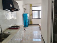 淮南寿县寿州广场房子是锦天农贸市场公寓，一室一厅，价钱便宜，支持三月一付。出租房源真实图片