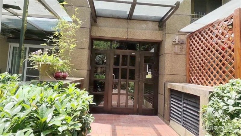 急售!精装62颗 长江之星附近  江城一品花园洋房 看中庭