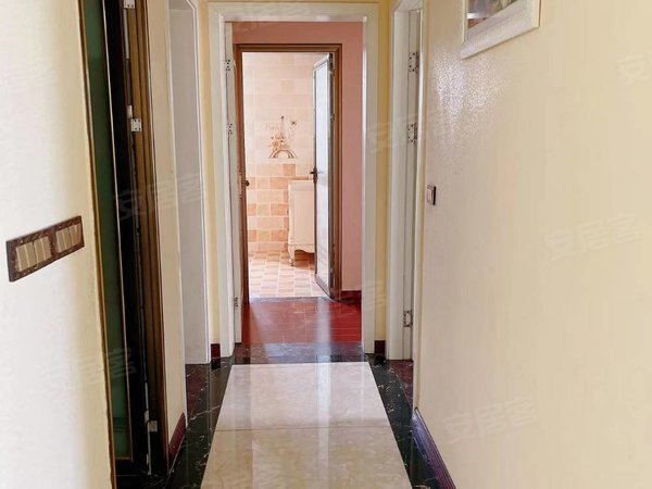 重庆大足大足城区金星佳苑新城吾悦广场汽博中心未来窗附近精装三室