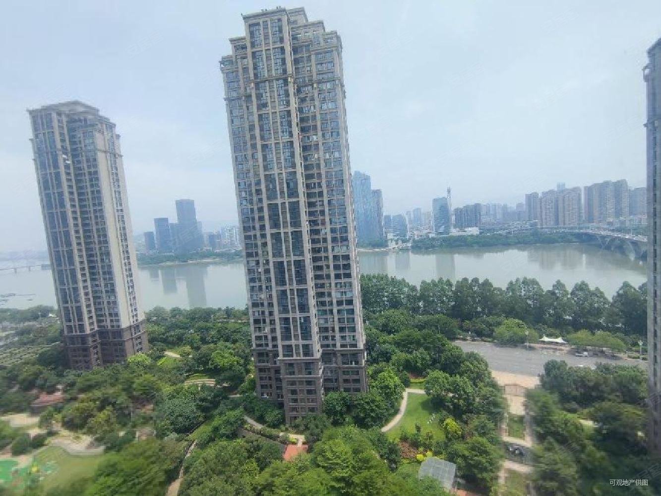 融侨外滩c区4室2厅3卫245.98㎡南北1900万