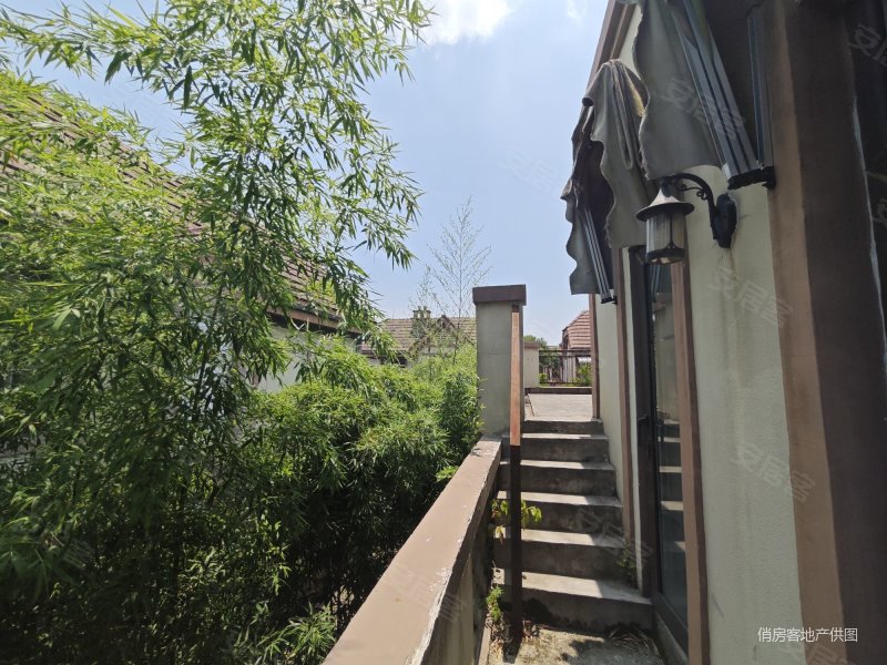 富力湾(别墅)4室2厅4卫229㎡南北550万