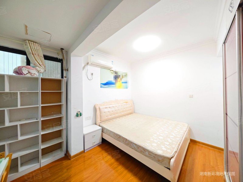 红星嘉和苑,自住精装修小三房,家电齐全,带租约