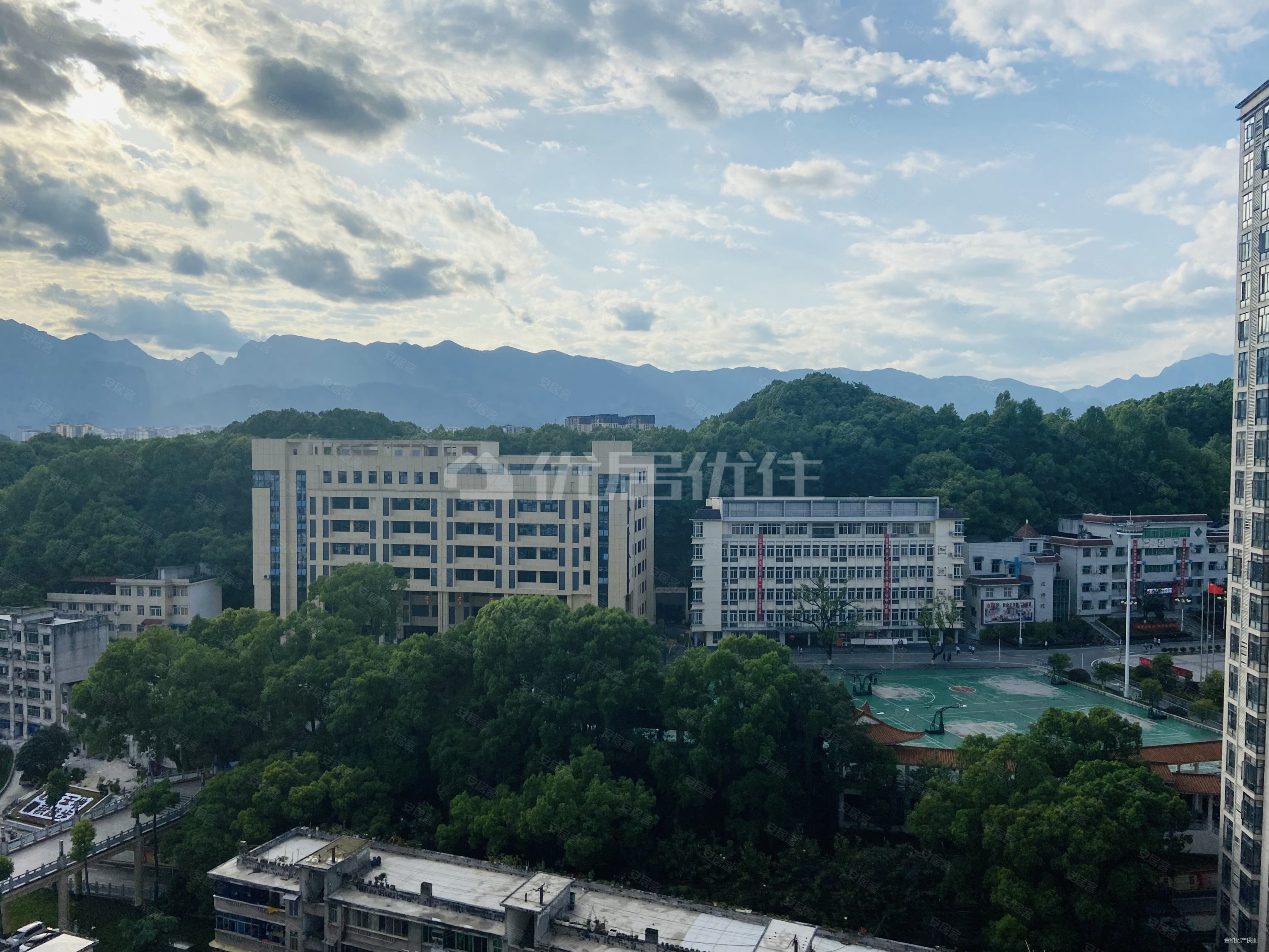 舞阳坝旁博文广场电梯高层精装三房
