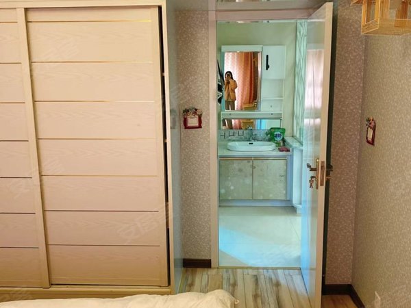 武威凉州丽达百货融城华府出租,融城华府电梯房,南北通透,精装修,两室