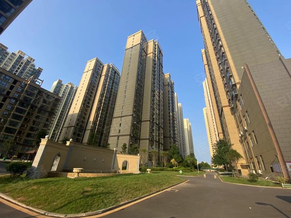 南阳宛城鸟巢三川御锦台三十一小 鸟巢建业森林半岛 三川御锦台高端