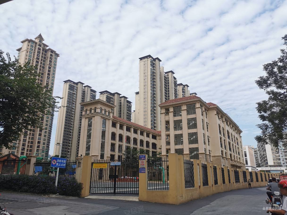 瀚林御景2室2厅1卫80.57㎡南北67万