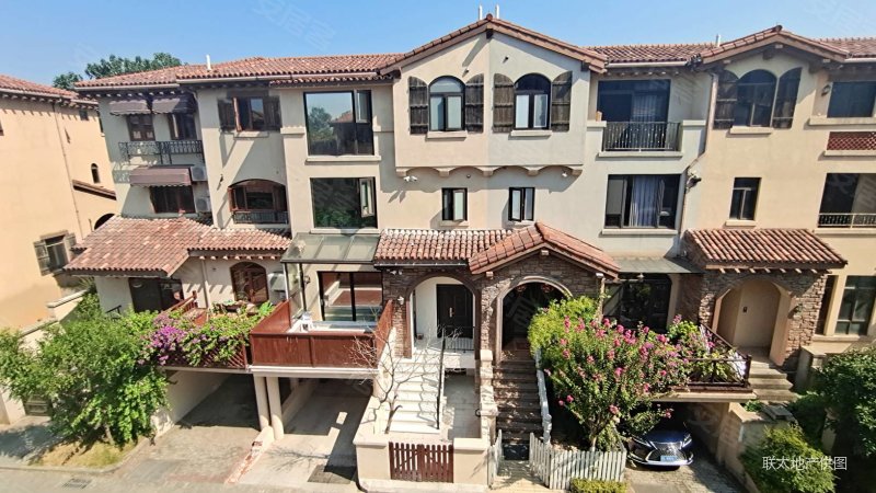 当头户,碧桂园威尼斯城(别墅)二手房,1500万,6室2厅,4卫,383平米-长沙