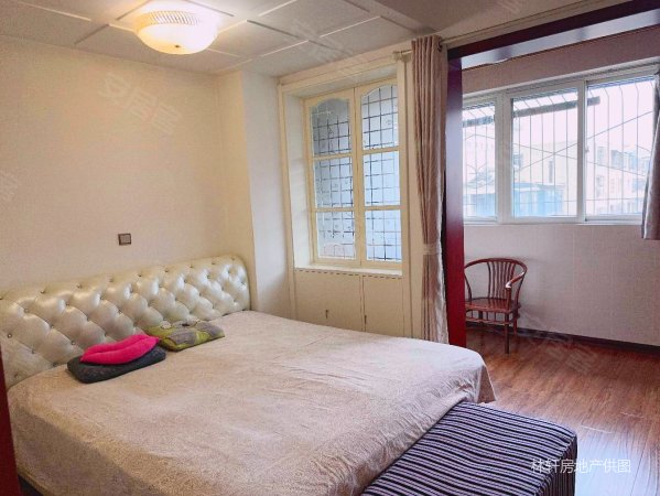 复式 七彩生活 3室1厅 南北通透 户型方正.