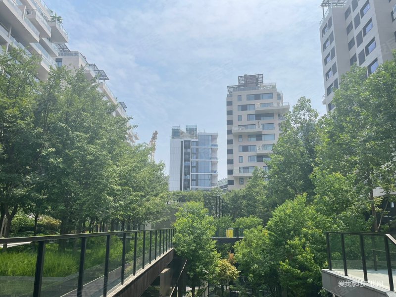 曲江豪宅 雁栖玫瑰园 铁一加持 纯粹商圈 高端品质管家服务