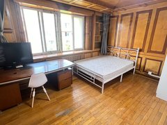 大连西岗北京街北京街超大主卧有老板椅南向采光巨好押一付一产长短租均可以出租房源真实图片