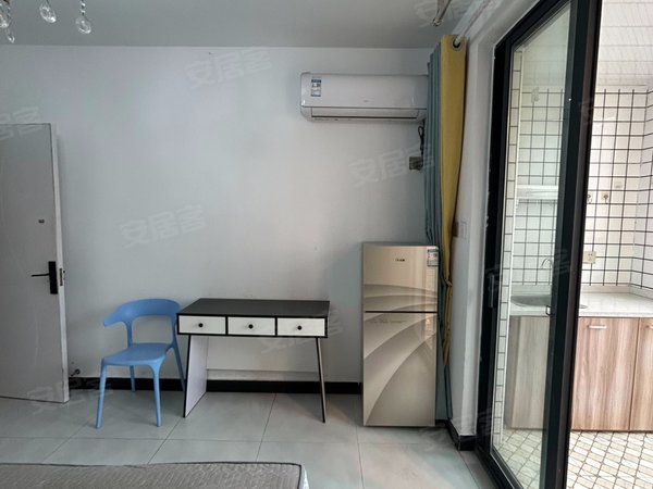 上海浦东川沙心圆西苑迪士尼上班看过来,有班车,交通便利,停车方便