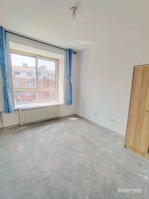 出售河畔景苑双气6楼三室两厅南北通透随时看房