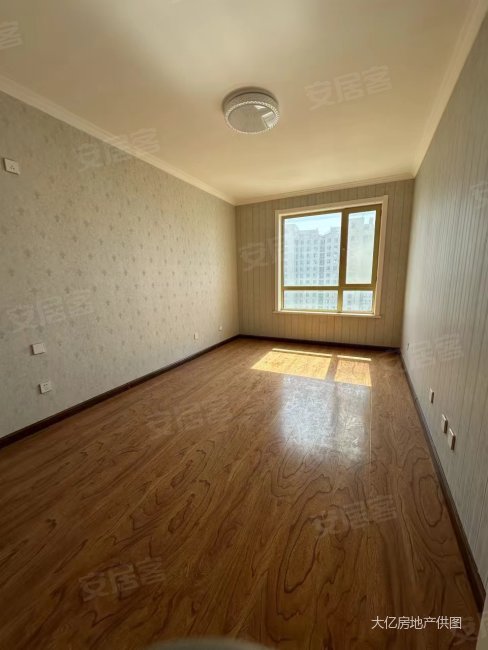 金梦海湾一号海景房21楼117平通透两居精装老本仅售188万