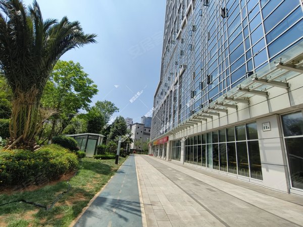 昆明盘龙白塔路俊发逸天峰交三桥地铁口白塔路俊发逸天峰豪华装修全新