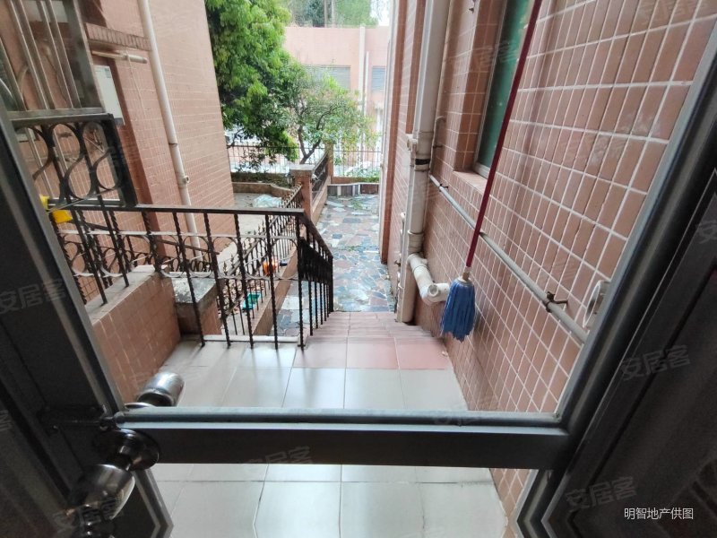 可做生意大院子 单边位 保养好,业主诚心放卖,御景花园二手房,130万,3