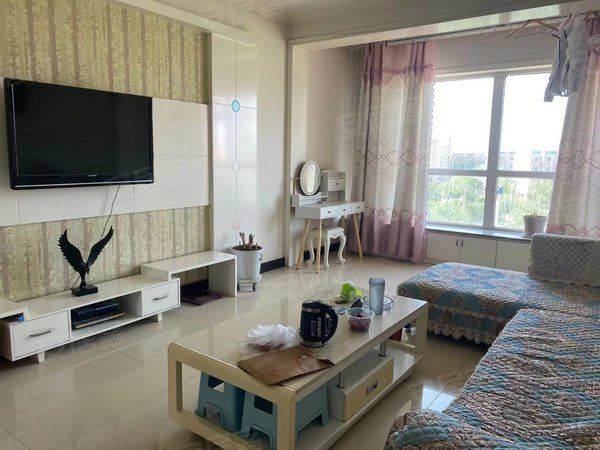 喀什喀什市喀什城区恒昌欧景名苑一期恒昌一期  6楼 两室两厅  带家具