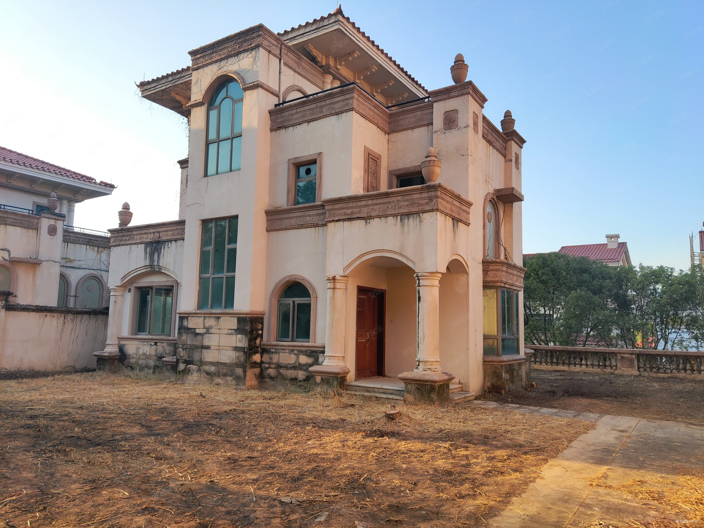 浅水湾b区纯独栋别墅 业主急卖 只要400万