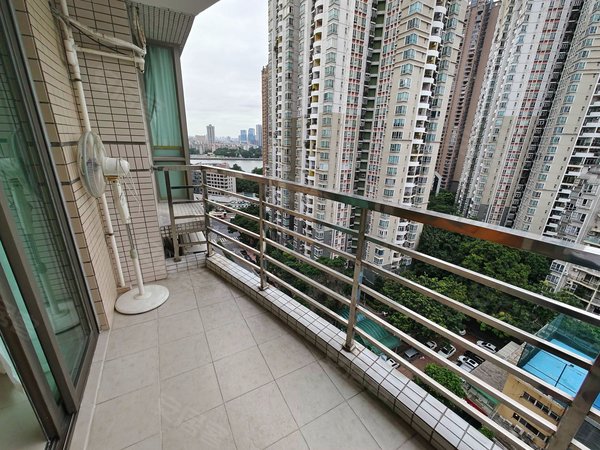 广州海珠工业大道北光大花园二期光大花园2房70平电梯房 神级江景楼