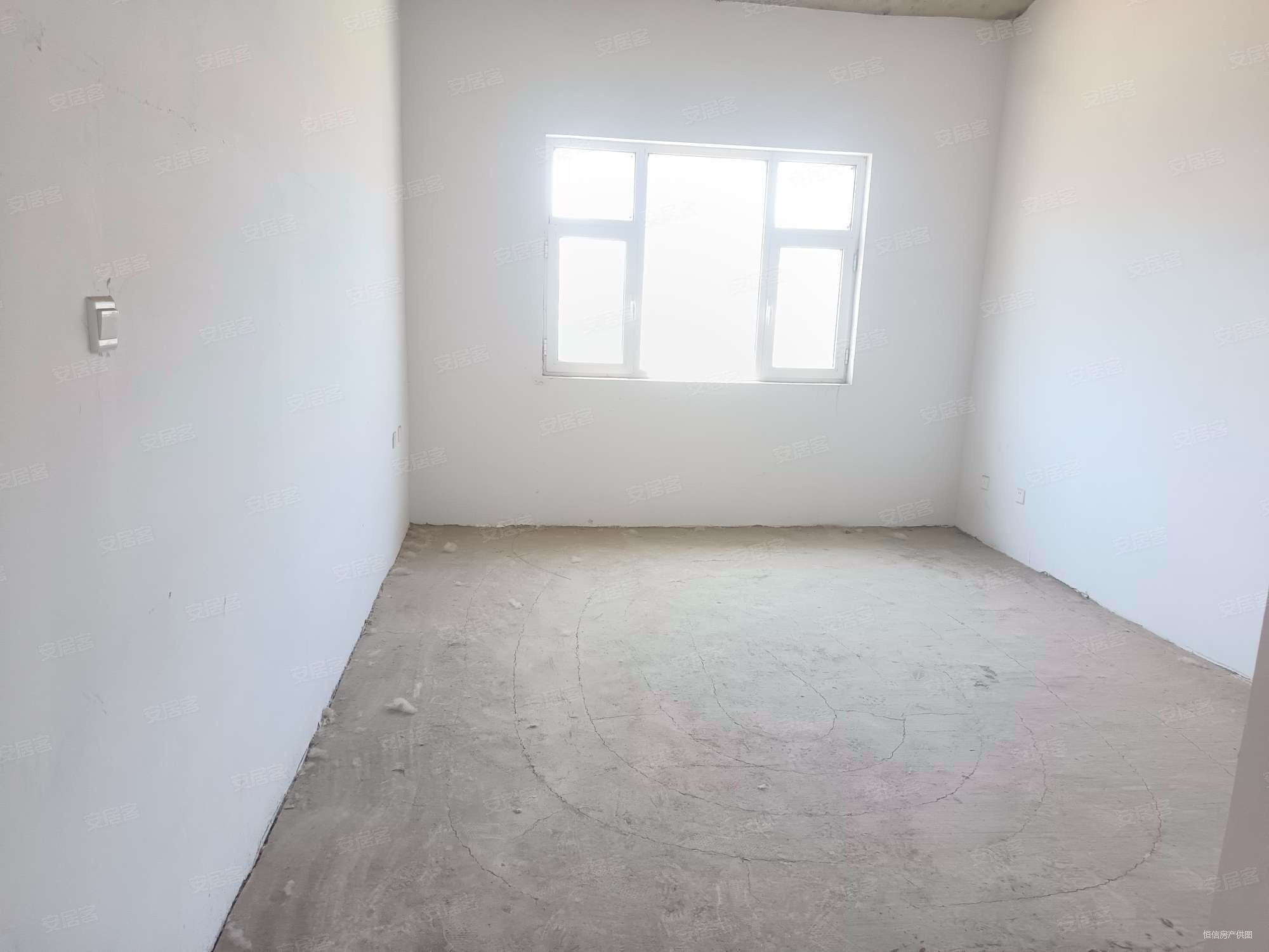 鲁昱绿城5室3厅2卫272㎡南139.8万