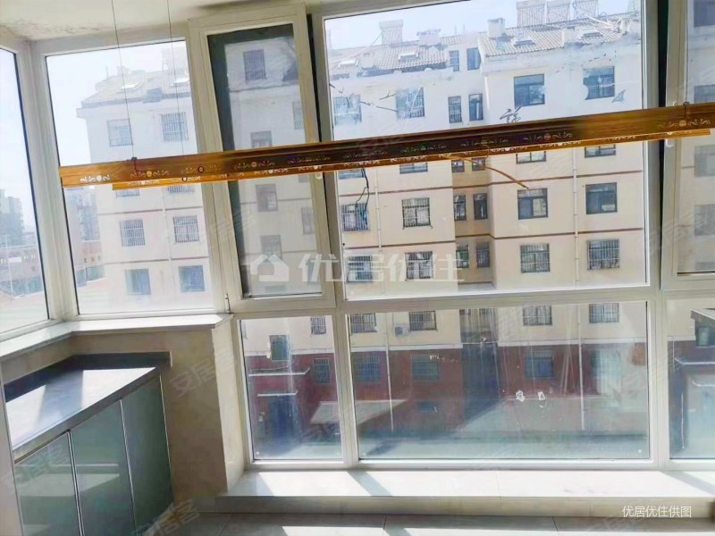 精装带家具家电过五年,名仕园(莱西)二手房,49.