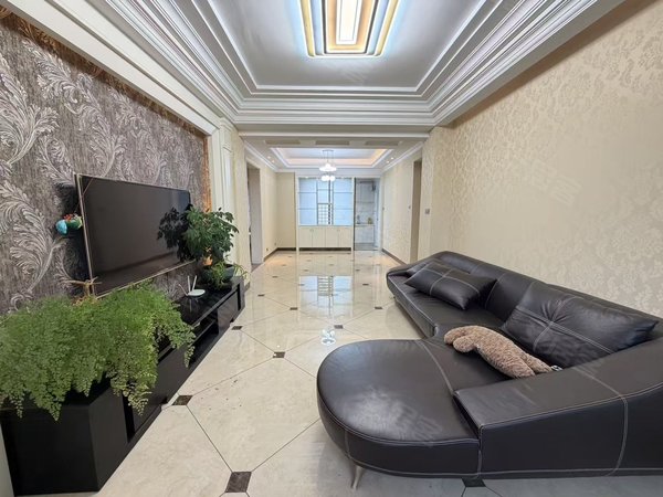 曲靖麒麟万达广场金域蓝苑万达旁边金域蓝苑三室电梯房出租，带家具家电，看房方便出租房源真实图片