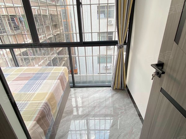 深圳龙岗坂田荔园新村(坂田)荔园新村(坂田) 2室1厅1卫 精装修 电梯房