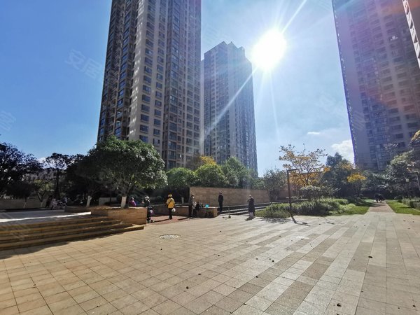 昆明西山大商汇润城2区润城二期电梯26楼精装两室带家具家电拎包入住