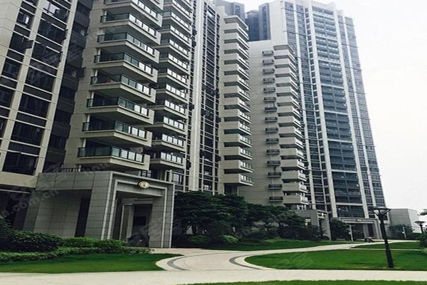 新鸿基泷景(七期)