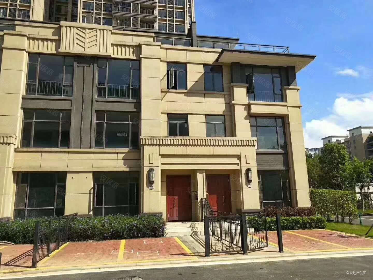 观澜珠江御景别墅前后100平花园挑高客厅带电梯井